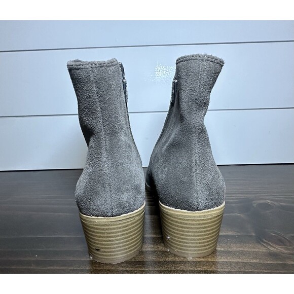 Clarks Gray Suede Ankle Boots Side Zipper Block Heel Booties Women's 9.5 - Picture 3 of 11